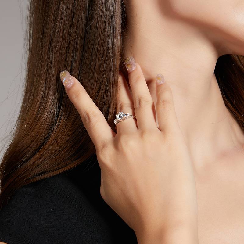 Classic宝格丽S925银镀白金MoissaniteWomen's Ring1ctD级